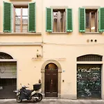 Via Benedetta, 13 - Florence Charming Apartments - Florentine Gem Steps From Station - Prime Spot!