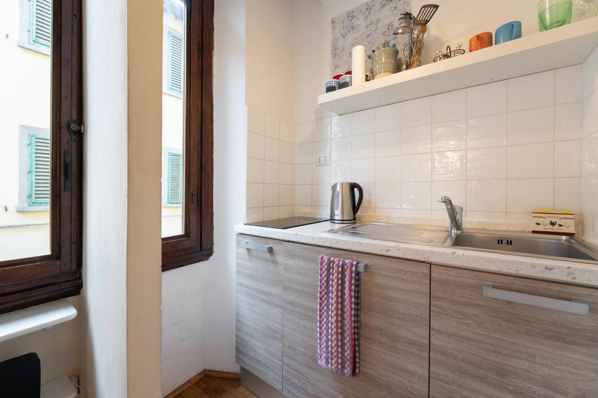 Via Benedetta, 13 - Charming - Florentine Gem Steps From Station - Prime Spot! Apartamento