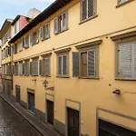 Via Benedetta, 13 - Florence Charming Apartments - Florentine Gem Steps From Station - Prime Spot!