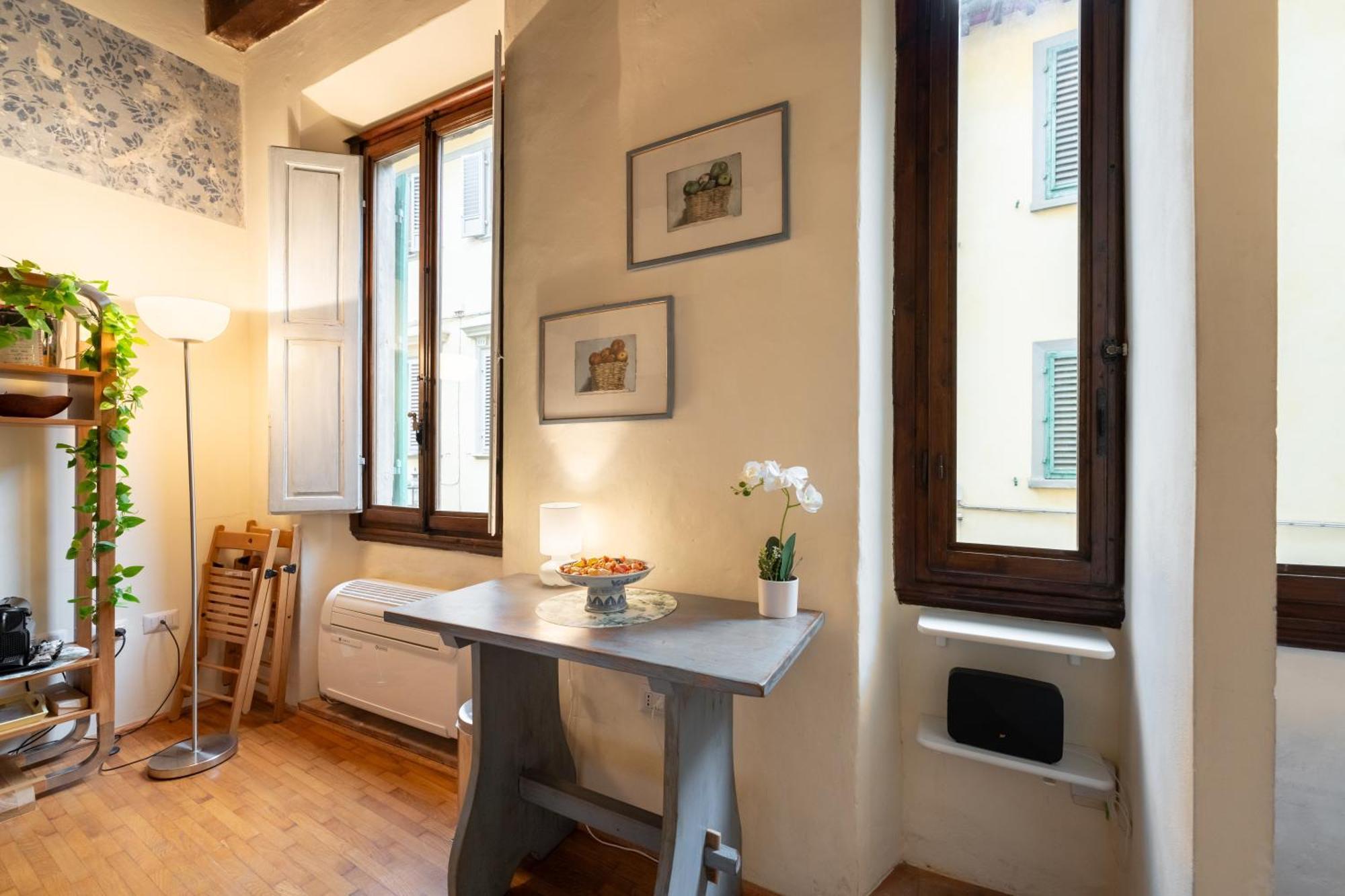 Via Benedetta, 13 - Charming - Florentine Gem Steps From Station - Prime Spot! Apartamento Florencia