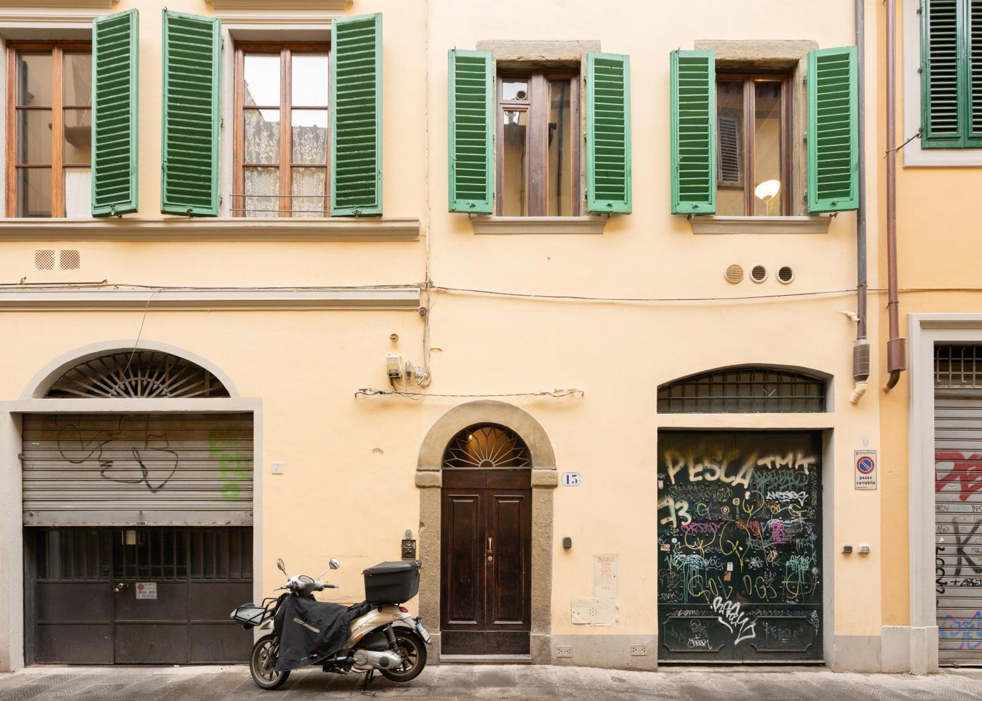 Via Benedetta, 13 - Charming - Florentine Gem Steps From Station - Prime Spot! Florencia